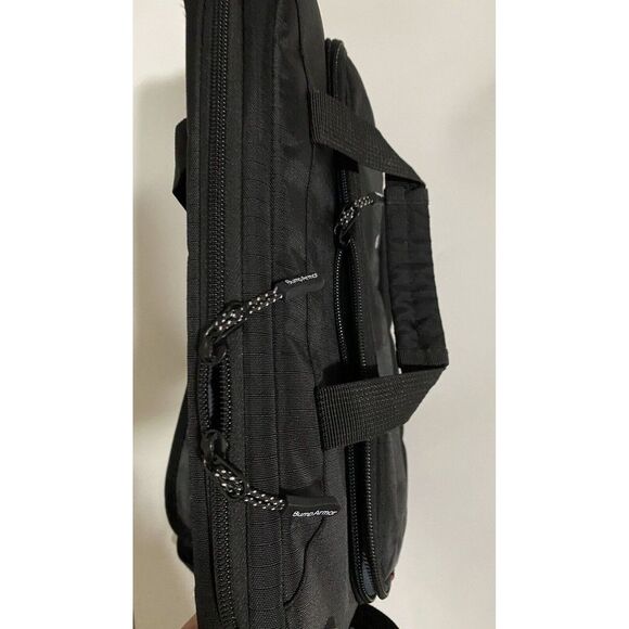 Bump Armor Laptop Protection Carry Shoulder Bag Size 10" X 13.5" x 1" - Picture 7 of 11